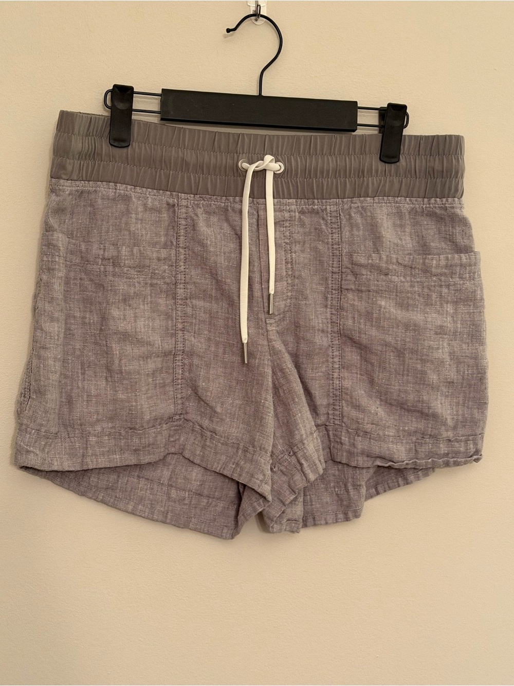 💗 Athleta Linen Shorts in Gray size 8